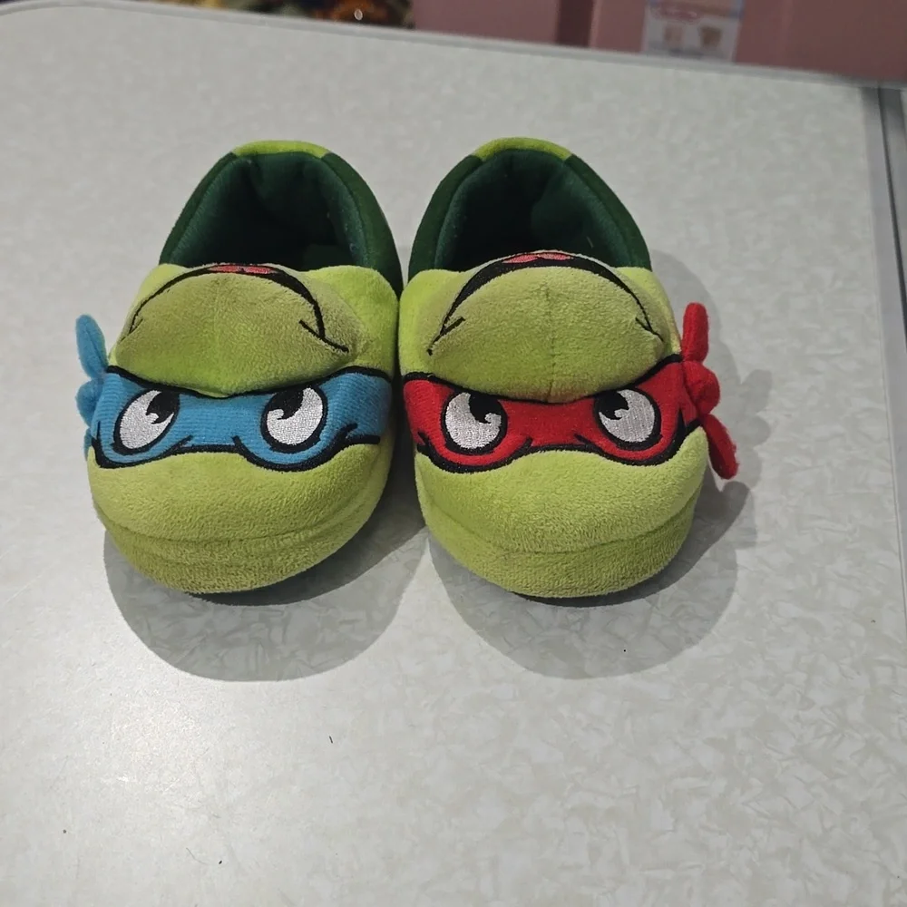 Teenage Mutant Ninja Turtle Slippers Size‎ 7/8